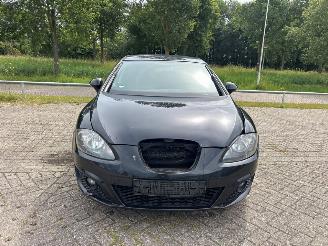 skadebil auto Seat Leon 1.2 TSI Hatchback 4Dr Benzine 1.197cc 77kW (105pk) FWD 2010-02/2012-12 (1P1) CBZB 2011/4