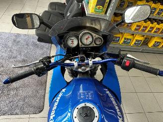 Kawasaki ZR - 7  picture 11