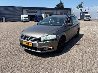 krockskadad bil auto Volkswagen Passat 1.4 TSI 16V Combi/o  Benzine 1.390cc 90kW (122pk) FWD 2010-08/2014-12  CAXA 2011/8