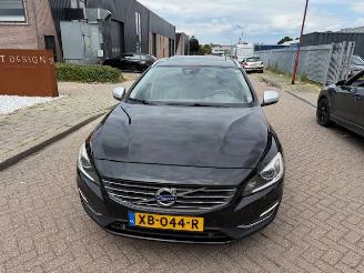 Volvo V-60 2.4 D6 Twin Engine R-Design picture 2