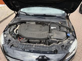 Volvo V-60 2.4 D6 Twin Engine R-Design picture 17