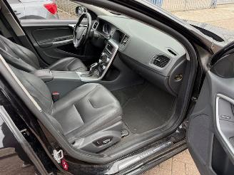 Volvo V-60 2.4 D6 Twin Engine R-Design picture 10