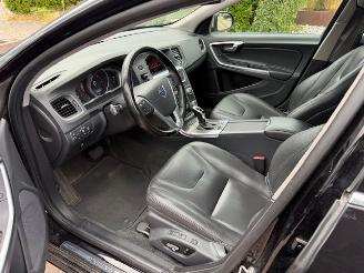 Volvo V-60 2.4 D6 Twin Engine R-Design picture 13