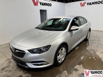 damaged passenger cars Opel Insignia  2019/12