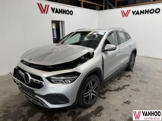 uszkodzony samochody osobowe Mercedes GLA  2023/12