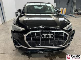 Audi Q3  picture 3