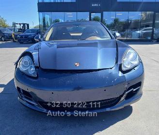 Porsche Panamera 4S picture 2