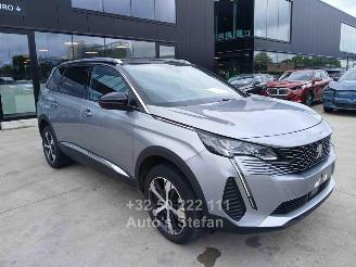 Voiture accidenté Peugeot 5008 ALLURE 2023/6