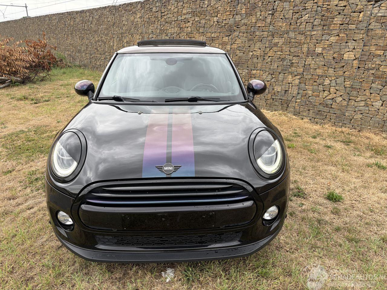 Mini Cooper AUTOMATIC -- FULL OPTION