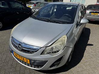 Unfallwagen Opel Corsa 1.4-16V Cosmo 2012/4