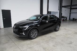 damaged passenger cars Renault Arkana FULL HYBRID 2025/7