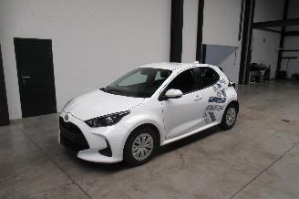 krockskadad bil auto Toyota Yaris HYBRID 2024/3