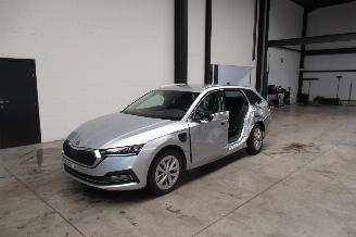 uszkodzony samochody osobowe Skoda Octavia AMBITION 2024/1