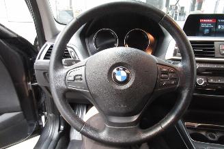 BMW 1-serie SEDAN picture 20