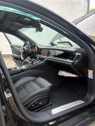 Porsche Panamera 4e PlugIn Hybride*Chrono*Panoramaschuifdak*360 Camera*Matrix Laserlicht*Luchtvering*Ambiente*Comfortstoelen met Memory en leer*Bose sound* picture 18