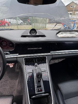 Porsche Panamera 4e PlugIn Hybride*Chrono*Panoramaschuifdak*360 Camera*Matrix Laserlicht*Luchtvering*Ambiente*Comfortstoelen met Memory en leer*Bose sound* picture 12
