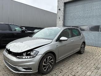 Voiture accidenté Volkswagen Golf VW GOLF 7 1.6TDI DSG 2020 2020/2
