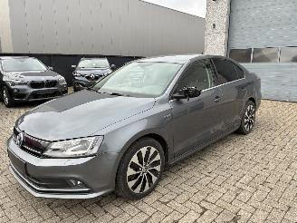 uszkodzony samochody osobowe Volkswagen Jetta VW JETTA HYBRID 2016 2016/10