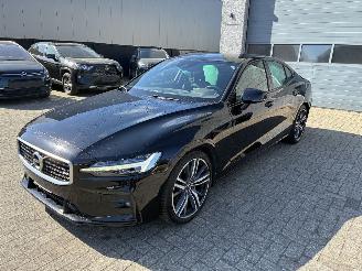 Damaged car Volvo S-60 VOLVO S60 2.0I R 2019 2019/6