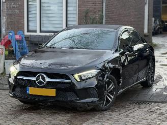 Unfallwagen Mercedes A-klasse A180 Benzine automaat sfeerverlichting 2020/1