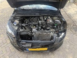 Peugeot 208 .2 PureTech Active picture 18