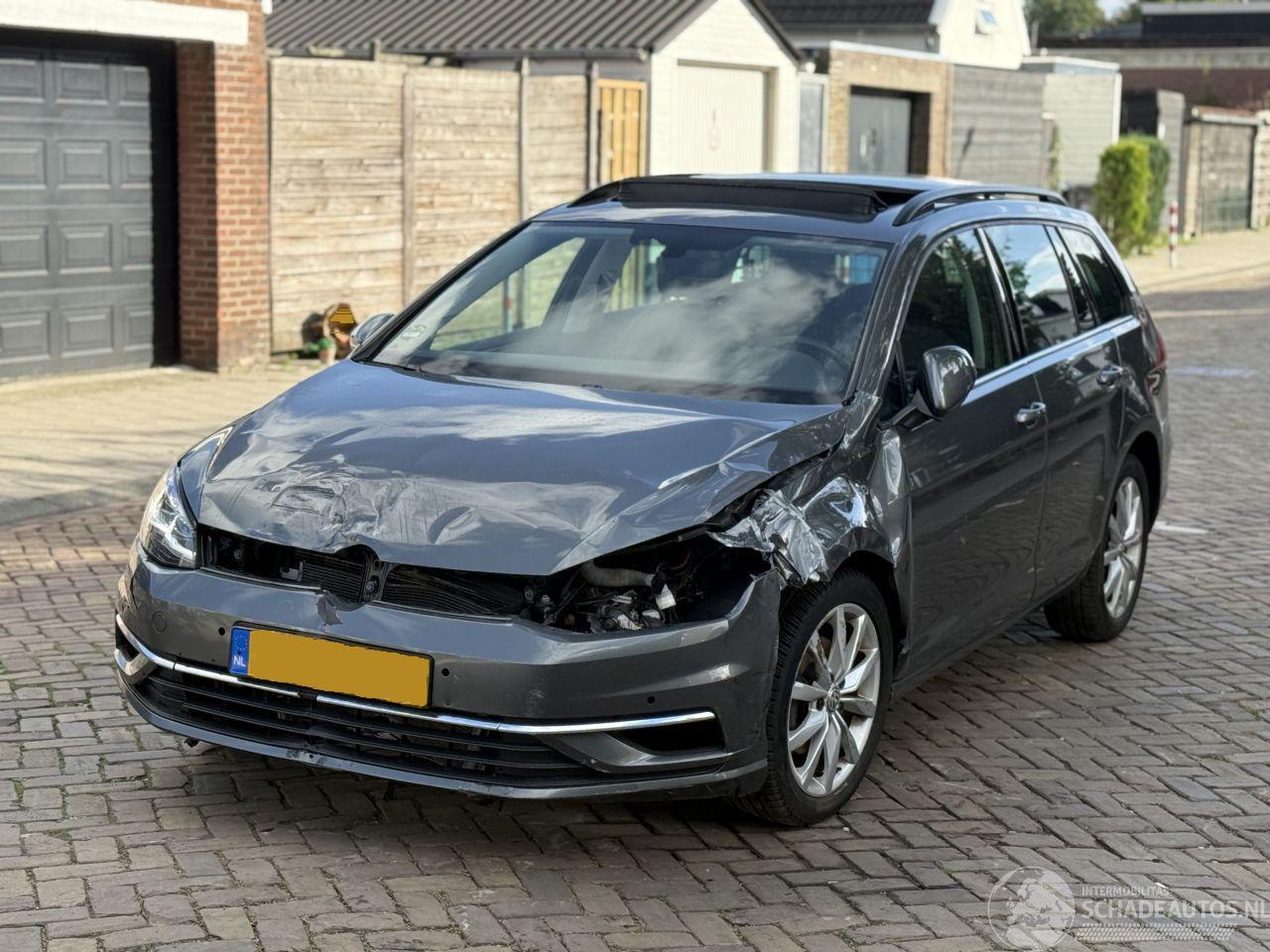 Volkswagen Golf 1.5 TSI Pano AUTOMAAT