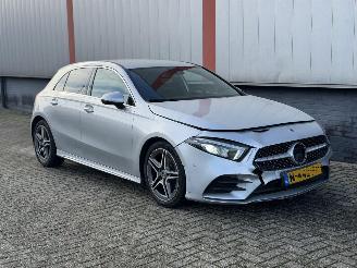 Voiture accidenté Mercedes A-klasse A180d AMG SFEER AUTOMAAT 2019/1
