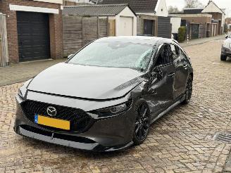 Damaged car Mazda 3 2.0 e-SkyActiv-X M Hybrid 186 Luxury 2023/1