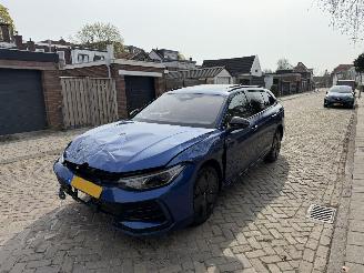 skadebil auto Volkswagen Passat Variant 1.5 eHybrid R-Line Edition 2025/1