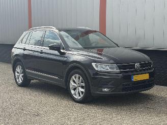 Unfallwagen Volkswagen Tiguan 1.5 TSI ACT  AUTOMAAT 150 PK 2019/1