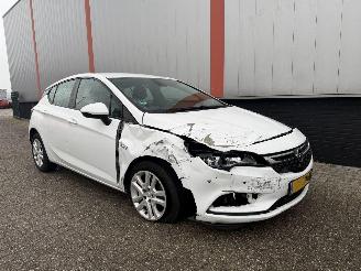Schadeauto Opel Astra 1.0 Online Edition NAP 2017/1