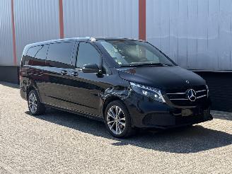 Schadeauto Mercedes V-klasse V220d AMG 4 MATIC 8 PERS 2023/1