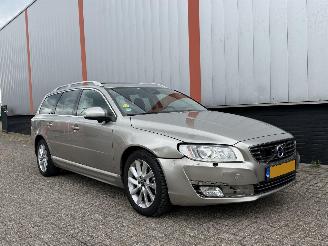 Avarii autoturisme Volvo V-70 2.0 D4 Nordic+ AUTOMAAT EURO 6 2015/1