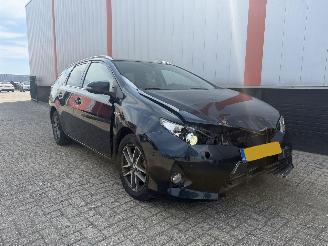 Voiture accidenté Toyota Auris Touring Sports 1.8 hybride 2014/1