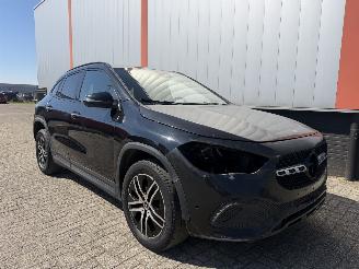 damaged passenger cars Mercedes GLA 200d AUTOMAAT 2022/1