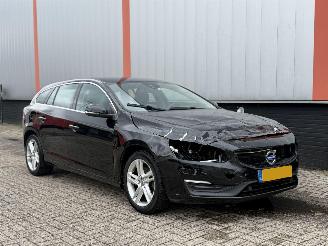Voiture accidenté Volvo V-60 2.0 T3 Nordic + 2017/1
