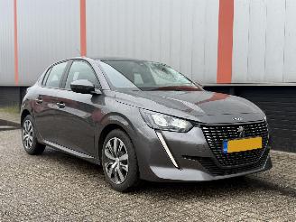 damaged passenger cars Peugeot 208 1.2. PureTech NAP 2020/1