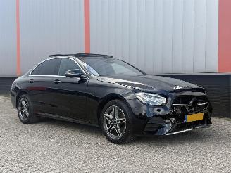 Vaurioauto  passenger cars Mercedes E-klasse E300de 4 Matic AMG PANO SFEER 2020/1