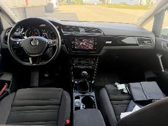 Volkswagen Touran 1.2 TSI R Line 7 PERS NAP! picture 15