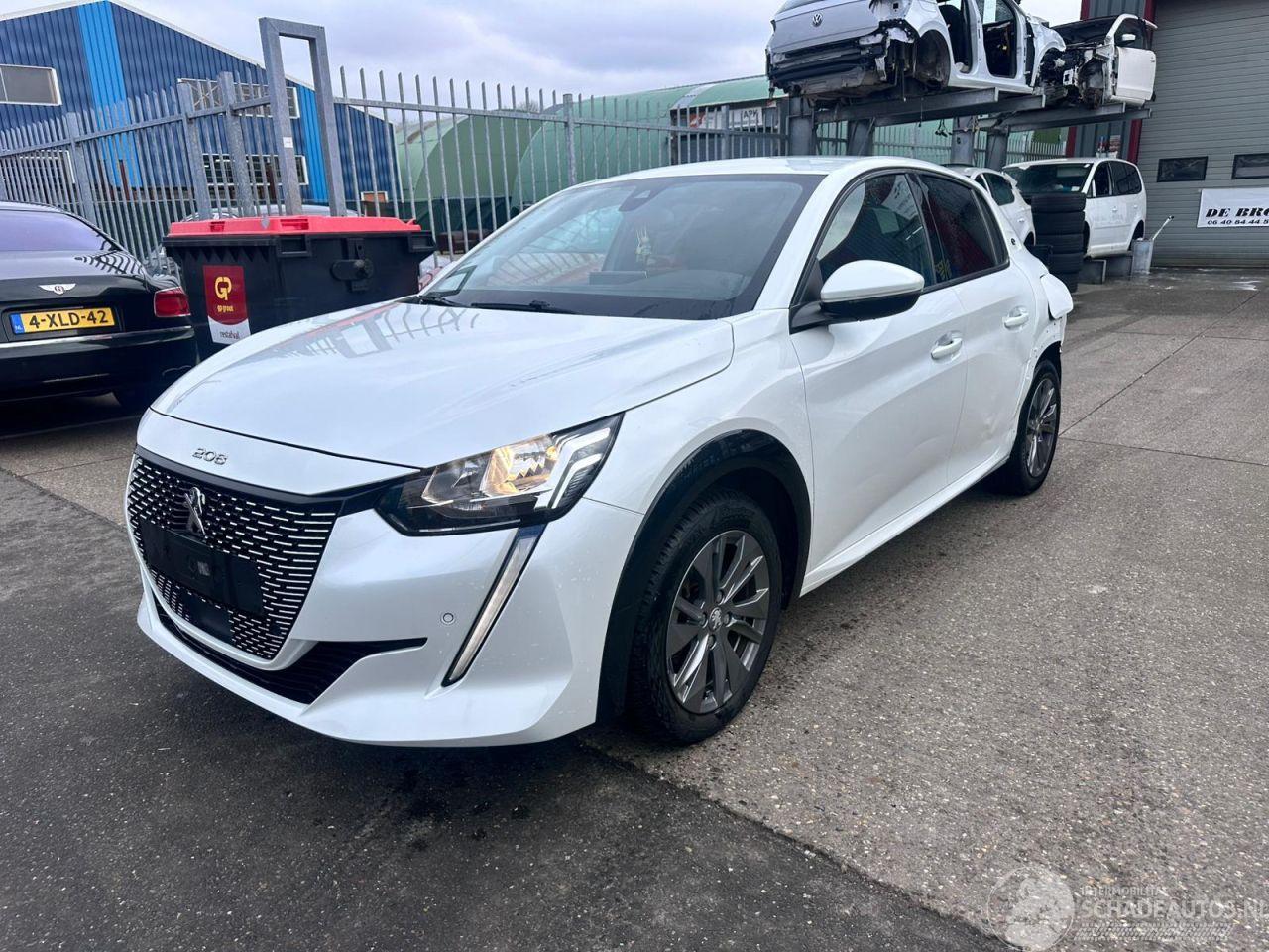 Peugeot e-208 