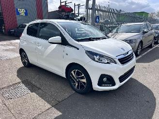 damaged passenger cars Peugeot 108 1.0 AUTOMAAT 2017/4