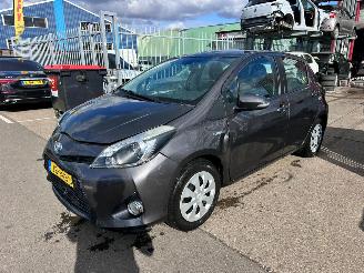 skadebil auto Toyota Yaris 1.5 FULL HYBRIDE 2014/4