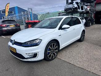 Damaged car Volkswagen Golf 1.4 GTE / DSG / TSI / 2014/11