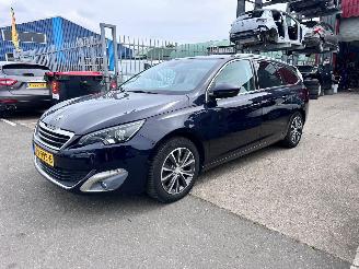 Unfallwagen Peugeot 308 1.2 PURETECH ALLURE / PANO 2016/11