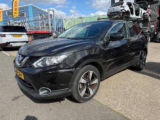 Damaged car Nissan Qashqai 1.2 N-VISION 2017/1