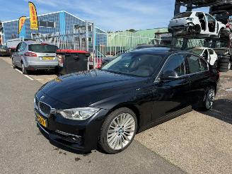 Schadeauto BMW 3-serie 320d HIGH EXECUTIVE / DAK / LEER / 2012/6