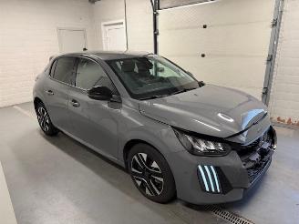 Unfallwagen Peugeot 208  2025/4