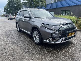 Coche accidentado Mitsubishi Outlander 2.4 plug in hybrid 2019/1