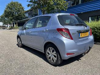 krockskadad bil auto Toyota Yaris 1.3 5drs 2011/10