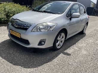 Unfallwagen Toyota Auris 1.8 hybrid 2011/8